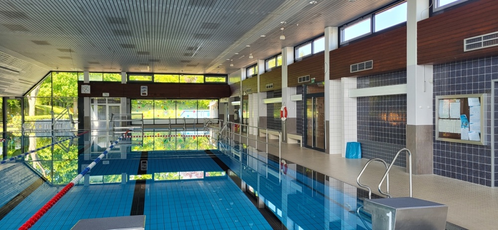 Vario-Mehrzweckbecken und Eingang Umkleidebereiche Vario-Mehrzweckbecken und Eingang Umkleidebereiche